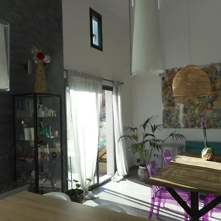 Hébergement de vacances Maison D'artiste Lumineuse Avec Couloir De Nage